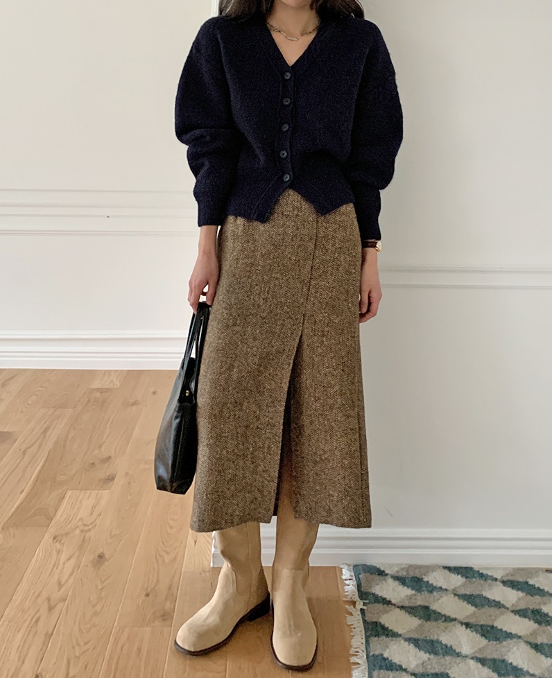 Ghim ngay 4 cách diện chân váy + boots để vóc dáng không bị dìm thậm tệ-10