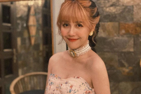 Hậu Hoàng mua ô tô ở tuổi 27, không sắm đồ hiệu trong suốt 5 năm đi làm-8