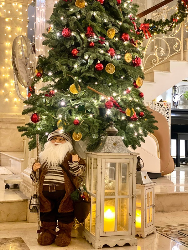 Biệt thự 12 tỷ nhà Thuý Hạnh trang hoàng lộng lẫy mùa Giáng sinh, siêu mẫu chơi lớn đầu tư gần tháng trời sửa sang-7