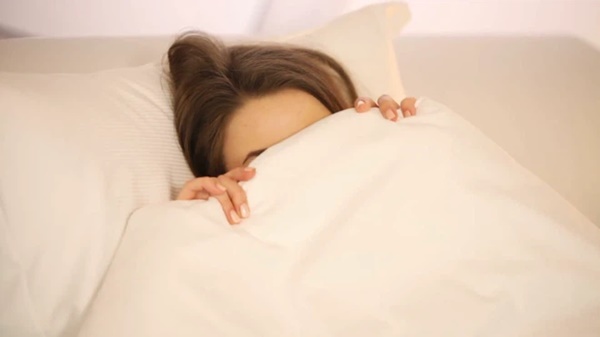 4 thói quen khi ngủ dễ gây hại thân nhiều hơn bạn tưởng, nên thay đổi càng sớm càng tốt-2