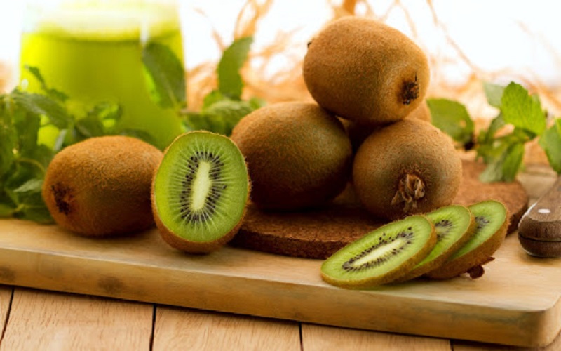 Kiwi xanh cuối mùa quả to đều, ngọt, thơm mà giá rẻ giật mình-1