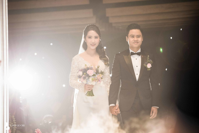 Phan Thành khoe ảnh bế con vô tình để lộ góc nghiêng cực phẩm của quý tử: Con là món quà tuyệt vời nhất của cuộc đời ba-4