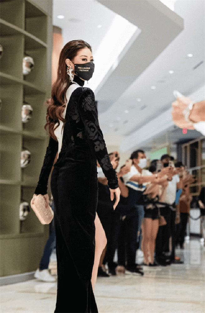 Cùng 1 chiếc váy mà Khánh Vân thua Hoàng Thuỳ tới 2 lần!-5