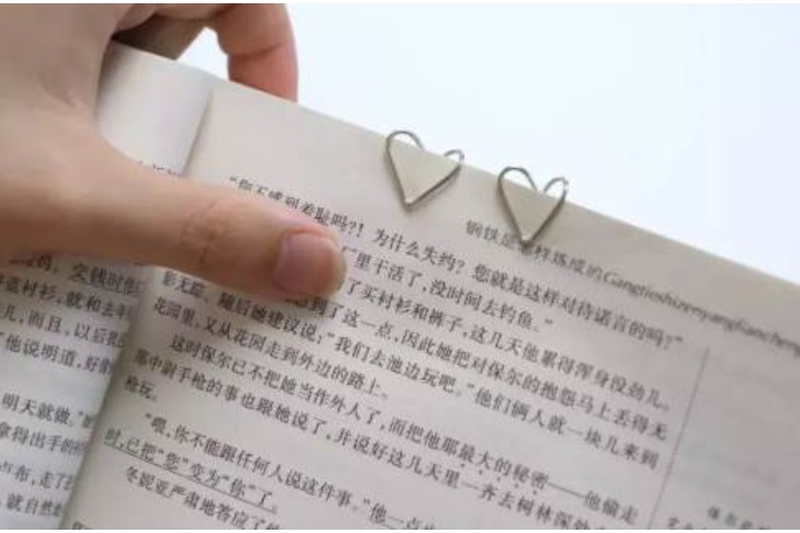 Nhét chiếc kẹp giấy vào&nbsp;trong điện thoại di động có tác dụng tuyệt vời, nhưng&nbsp;nhiều người không biết điều&nbsp;thực tế này-8