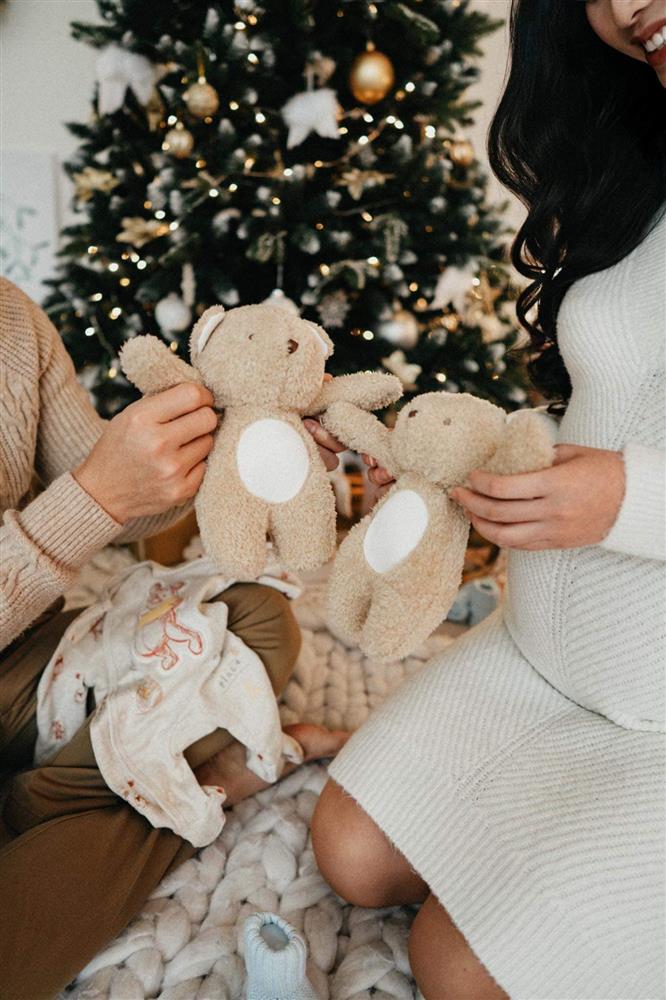 Shark Hưng tiết lộ người vợ kém 16 tuổi đang mang thai và bức ảnh chụp đầy ẩn ý khiến nhiều người đoán hẳn là cặp hổ?”-3