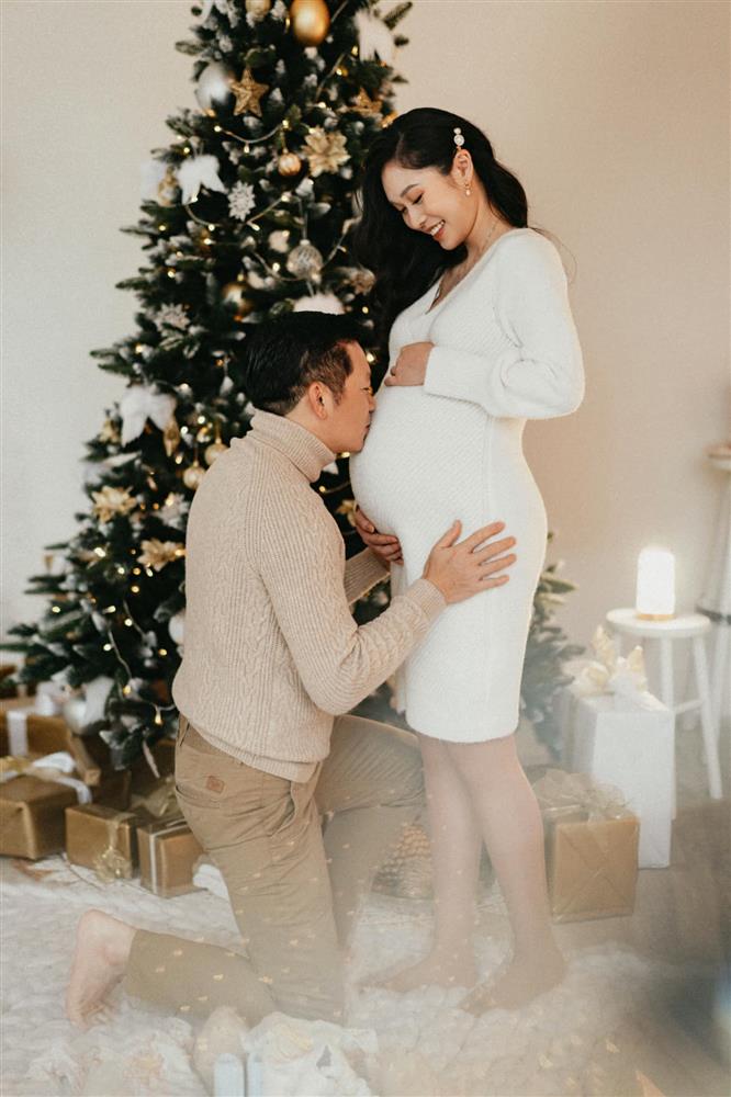 Shark Hưng tiết lộ người vợ kém 16 tuổi đang mang thai và bức ảnh chụp đầy ẩn ý khiến nhiều người đoán hẳn là cặp hổ?”-6