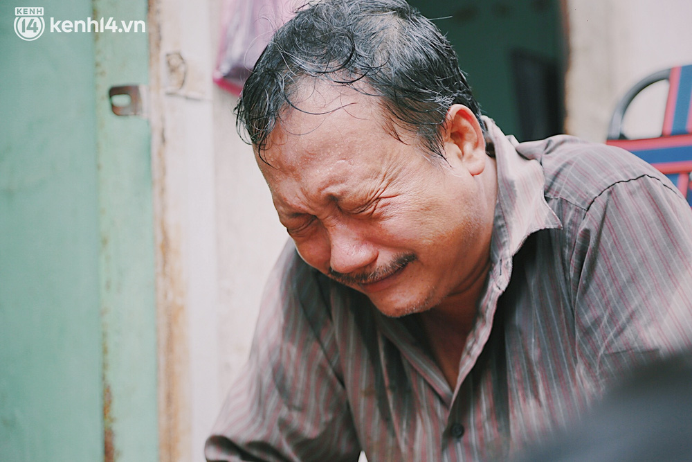 Phổi tổn thương nặng sau khi nhiễm Covid-19, người vợ thoi thóp đợi từng bình oxy của chồng: Bà ơi, đừng bỏ tui lại một mình…-3