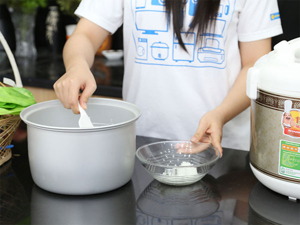 Nếu thấy nấu cơm kém ngon và tốn điện thì kiểm tra ngay bộ phận này của nồi cơm điện-2