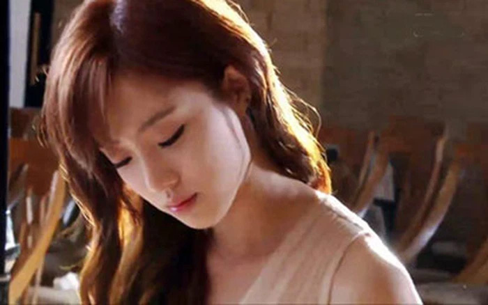 Sau 3 năm ly hôn, kiểm tra tấm thẻ ATM chồng cũ đưa cho ngày ra tòa mà tôi sốc lên sốc xuống-2