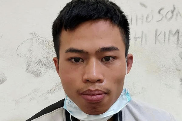 Em gái người yêu đang ngủ trưa, gã trai lao vào giở trò đồi bại-1