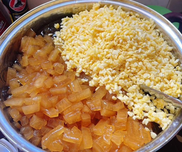 Ở nhà vì dịch Covid-19, nữ giáo viên làm thêm nghề này, ngày kiếm cả triệu đồng-1