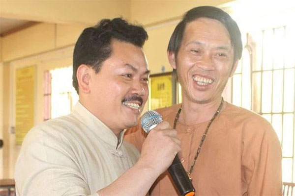 Lan truyền ảnh nghi mới nhất của NS Hoài Linh: Gầy sọp da sạm đi nhiều, đang gọi điện cho bạn thân hậu drama?-4