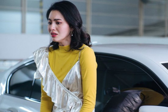 Bạn trai bảo dịch hoãn mãi không cưới, hôm tôi vào chỗ anh công tác thì run sợ hiểu lý do vì sao