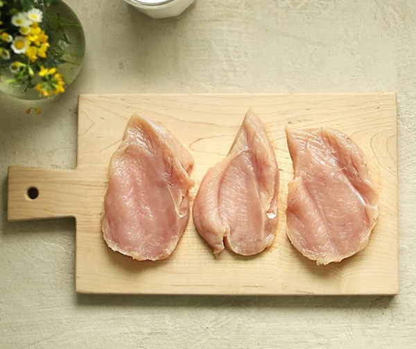 Món ức gà sốt kem nấm ngon tuyệt chỉ với vài bước cơ bản, ai ăn cũng khen-4