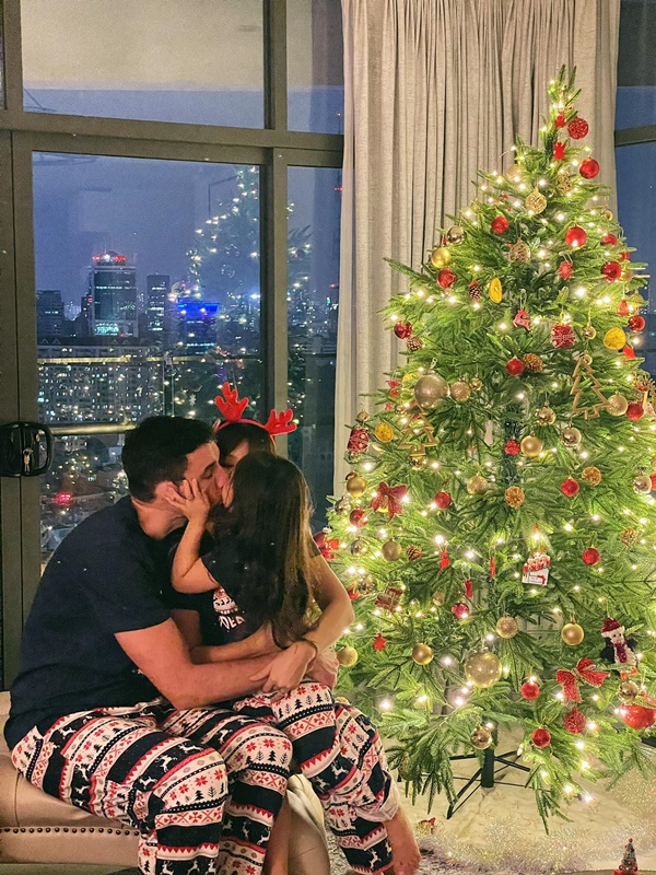 Sao Việt trang hoàng nhà cửa lộng lẫy đón Giáng sinh: Lã Thanh Huyền kết gu sang chảnh, Cường Đô La chịu chơi sắm cây thông khủng-7