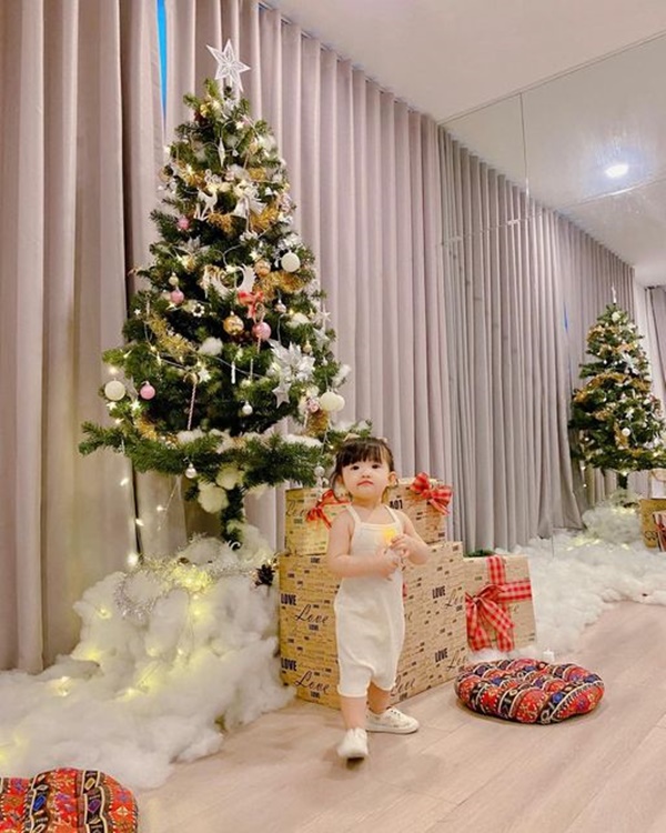 Sao Việt trang hoàng nhà cửa lộng lẫy đón Giáng sinh: Lã Thanh Huyền kết gu sang chảnh, Cường Đô La chịu chơi sắm cây thông khủng-14