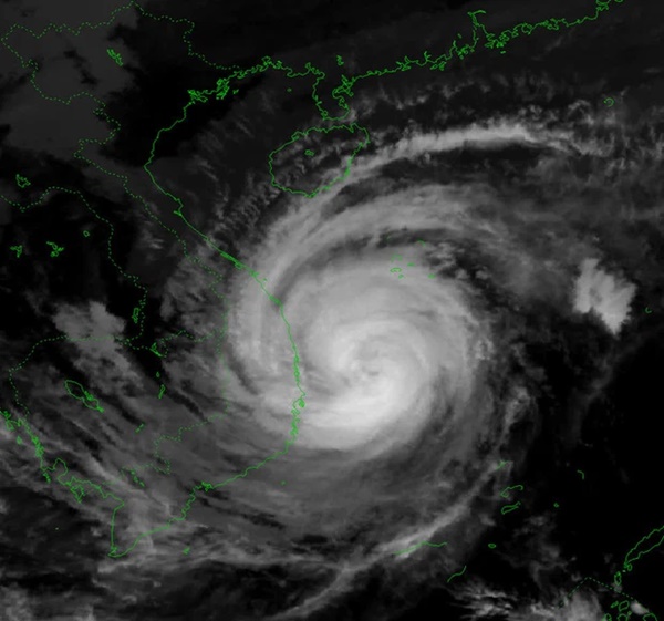Bão số 9 giật cấp 17, áp sát các tỉnh Bình Định - Phú Yên-2