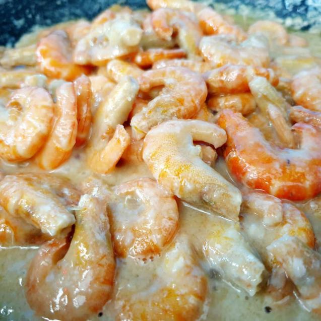 Tôm rang cùng thứ nước vắt ra từ quả này, thơm lừng, đỏ au, béo ngậy-4