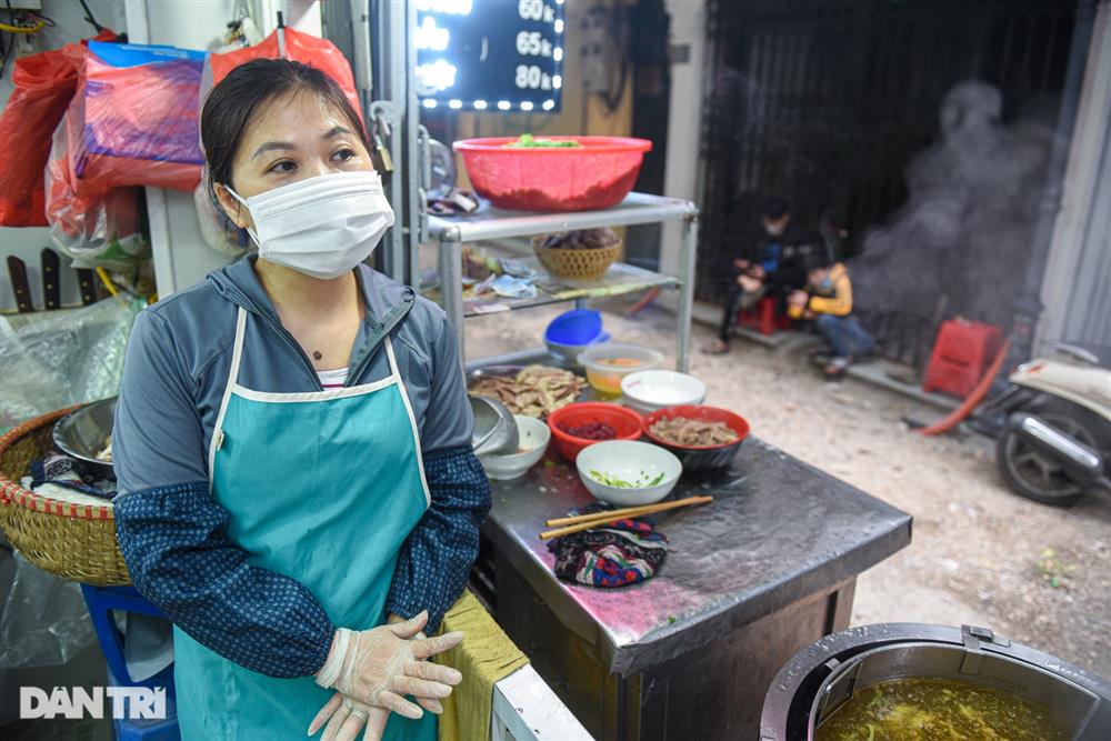 Lạ lùng quán phở Sướng, 30 năm bán đắt xắt ra miếng ở Hà Nội-8