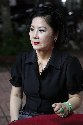 Chị Thanh Nga nằm trong quan tài mà đẹp muốn xỉu, tóc xõa như nàng tiên-2