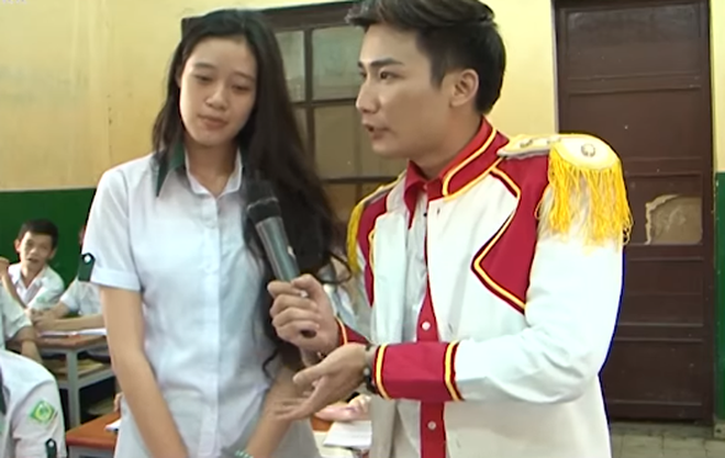 Đào lại style thời đi học của Hoa hậu Khánh Vân: Trông có hổ báo miếng nào không?-2