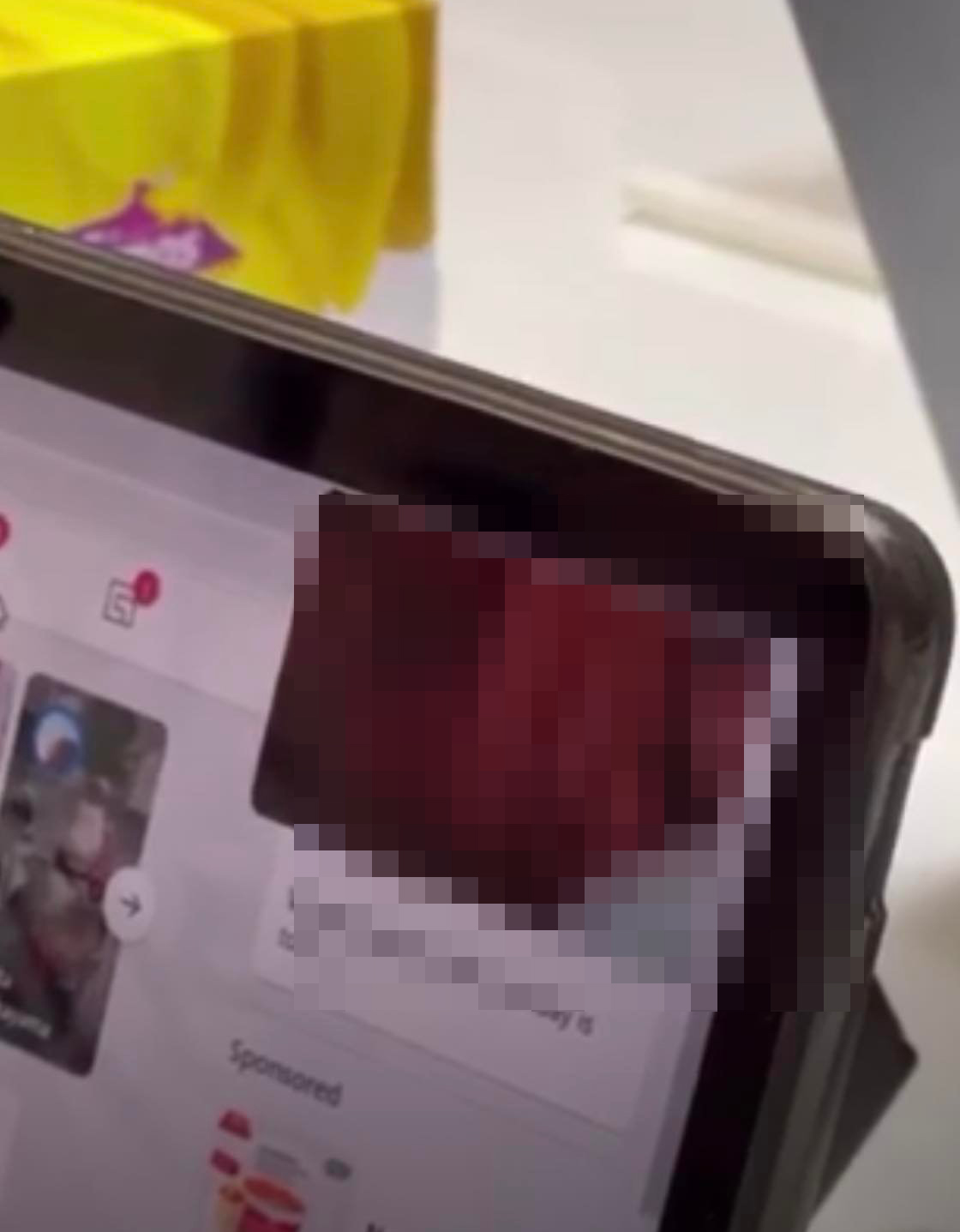 Cô giáo tiếng Anh ở Hà Nội không mặc quần áo lúc dạy online im lặng và đã xin nghỉ việc?-1