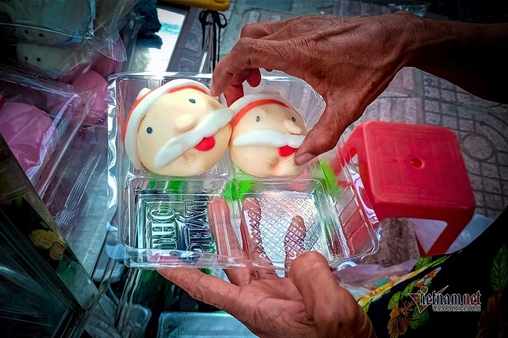 Độc nhất năm nay, bánh bao ông già Noel đắt khách-2