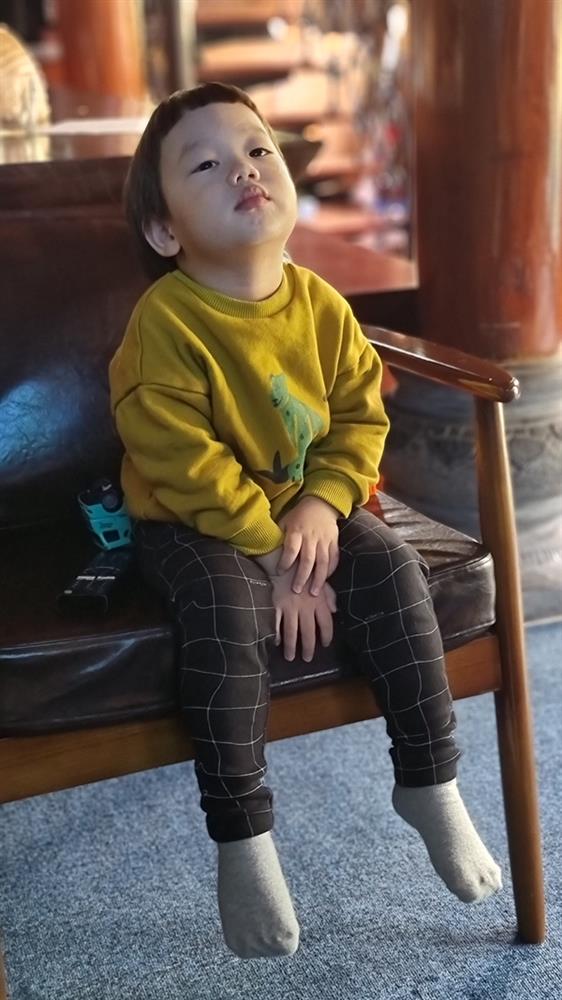 Thừa hưởng gen hài hước từ bố Núi, cậu Út nhà Xuân Bắc ngọng líu ngọng&nbsp;lô&nbsp;mẹ phải phiên dịch nhưng ai cũng mê-4