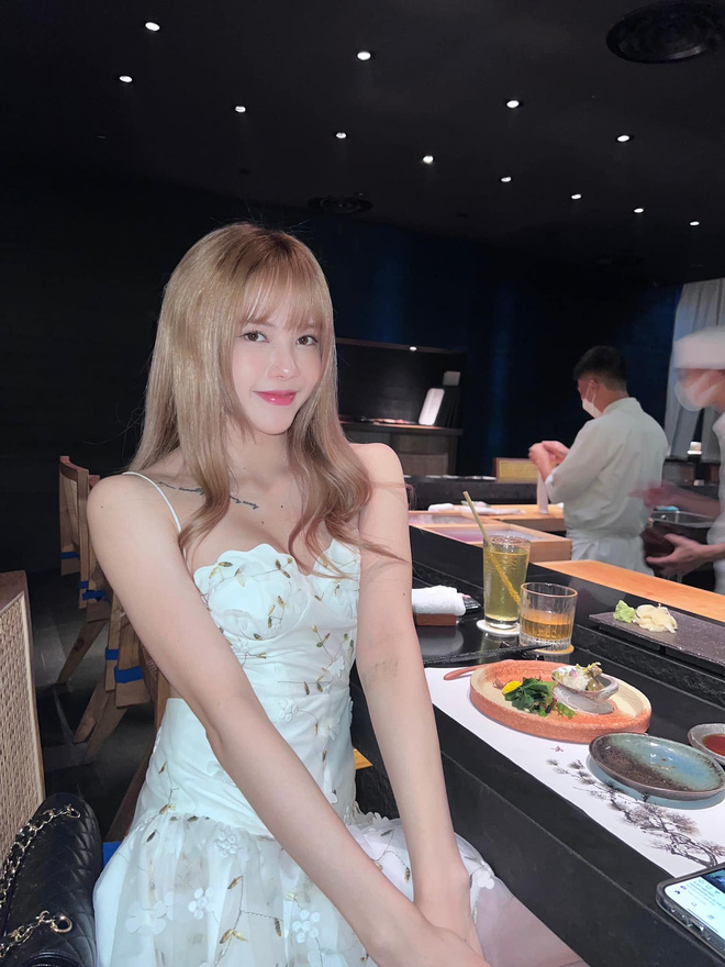 Giữa lúc Sơn Tùng và Hải Tú dắt tay nhau lên bìa tạp chí, Thiều Bảo Trâm có động thái gì?-5