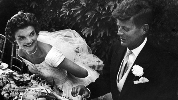 Cặp chị em kỳ phùng địch thủ nổi tiếng nhất thế giới: Người lấy chồng Tổng thống Mỹ, người trở thành Vương phi và kết cục không ai ngờ-6