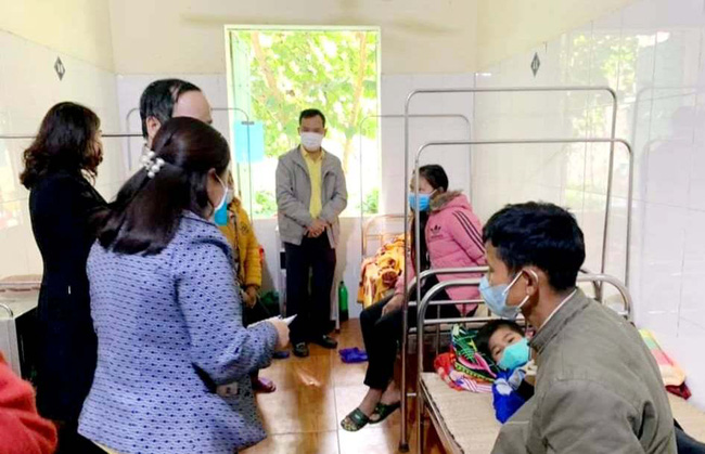 Vụ lở đất vùi lấp 5 đứa trẻ ở Nghệ An: Sức khỏe các bé may mắn thoát chết ra sao?-2