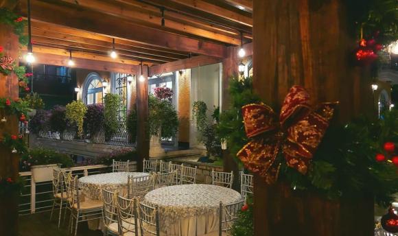 Phan Như Thảo và chồng đại gia Đức An trang hoàng biệt thự đón Giáng sinh-3