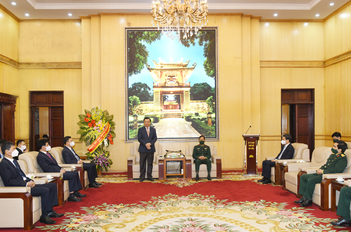 Bí thư Thành ủy Đinh Tiến Dũng thăm, chúc mừng cán bộ, chiến sĩ Bộ Tư lệnh Thủ đô-2