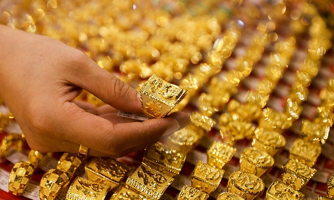 Giá vàng hôm nay 21/12: Omicron lan rộng, vàng giảm nhanh-1