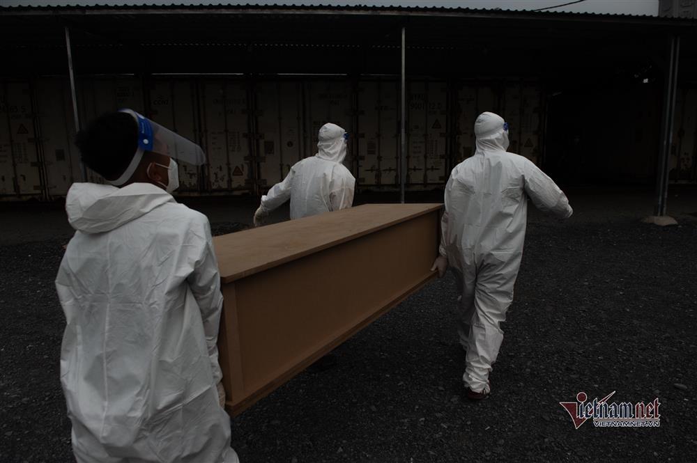 Bên trong khu hỏa thiêu người tử vong vì Covid-19 ở TP.HCM-5