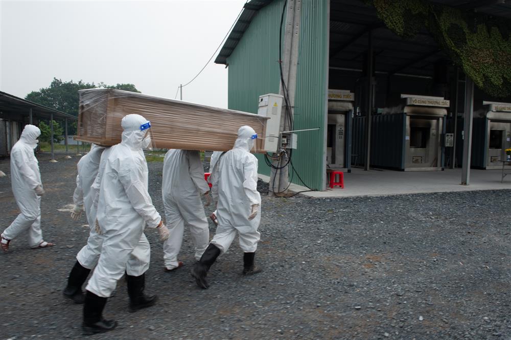 Bên trong khu hỏa thiêu người tử vong vì Covid-19 ở TP.HCM-7