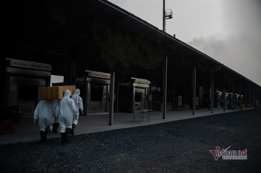 Bên trong khu hỏa thiêu người tử vong vì Covid-19 ở TP.HCM-11