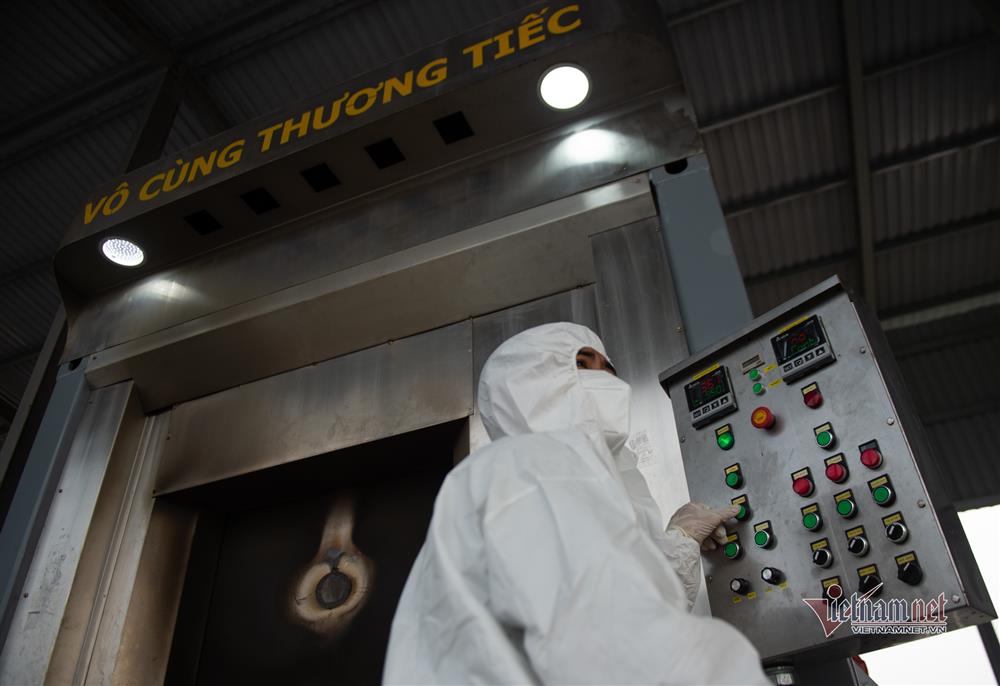 Bên trong khu hỏa thiêu người tử vong vì Covid-19 ở TP.HCM-14