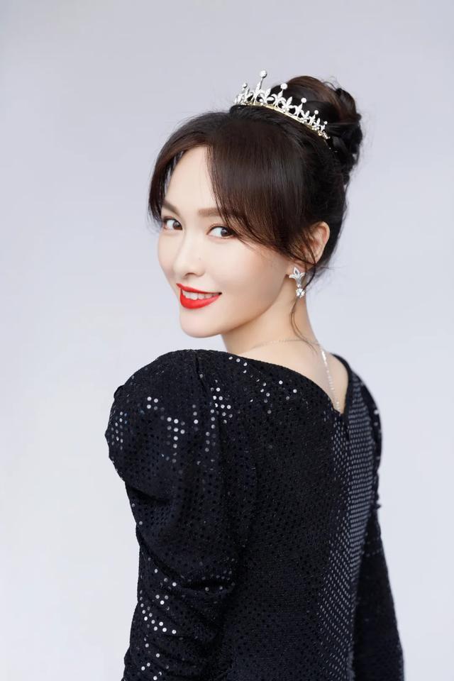 F5 tóc mái giúp nàng ghi điểm trong tiệc cuối năm-5