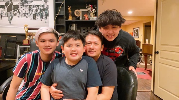 Cậu út 10 tuổi nhà Bằng Kiều và vợ cũ Trizzie Phương Trinh tình cảm, chu đáo hiếm có, mẹ nào cũng tấm tắc khen!-1