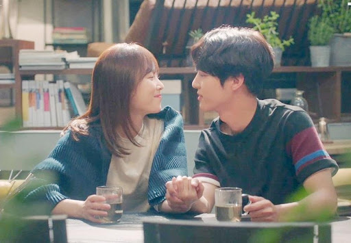 Bạn gái bí mật tổ chức sinh nhật cho mẹ tôi, vừa nhìn thấy chiếc bánh kem bà đã hất đổ rồi uất hận đến mức nhập viện-1