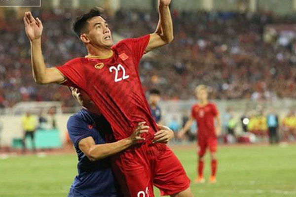 Khoảnh khắc cây cầu 54 tỷ ở Cà Mau bất ngờ sập nhịp khi đang xây dở khiến người dân hoảng sợ la hét-3