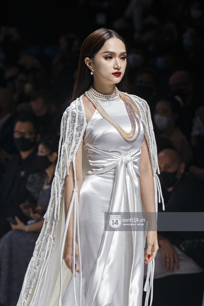 Hương Giang gây thất vọng khi làm vedette sau 10 tháng ở ẩn-5