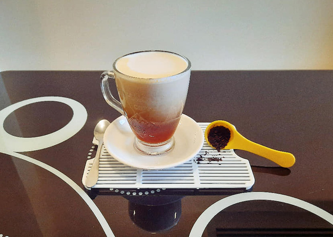 Mách chị em cách pha trà túi lọc chuẩn đét, ngon như ngoài quán: Bí quyết chỉ nằm ở 1 thao tác cực đơn giản!-5