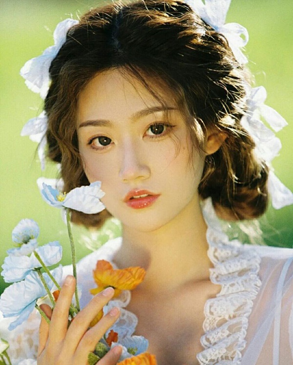 Bước qua năm 2022, mệnh Thủy gặp nhiều khó khăn, ngoại trừ 3 người tuổi này, sóng gió qua đi may mắn đổ về, tiền đầy túi tình đầy tim-2