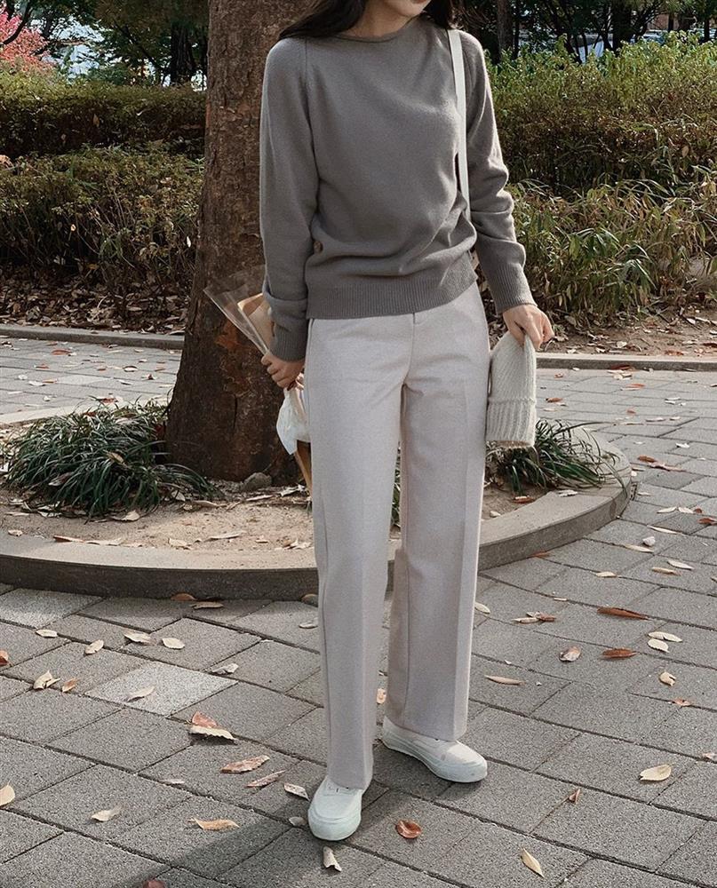 Sneaker trắng phối với kiểu trang phục nào? Áp dụng 4 gợi ý sau thì trông trẻ ra, chuẩn tinh tế-6