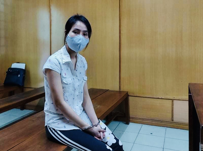 Ngỡ ngàng với cô gái trẻ ở TP HCM: Cướp ngân hàng vì mong vào tù sớm!-1