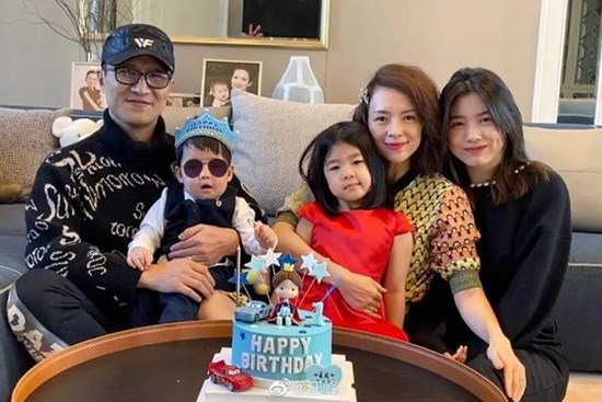 Chương Tử Di - Uông Phong chính thức ly hôn hôm nay, kết thúc 6 năm thị phi
