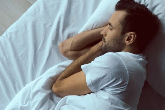 Triệu chứng lạ vào ban đêm có thể cảnh báo Covid-19: Khi nào cần đi khám?