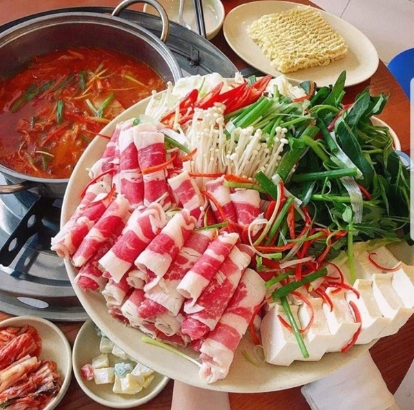 Hướng dẫn 2 cách nấu lẩu kim chi chua cay, trời lạnh thưởng thức đúng là đỉnh của chóp-1